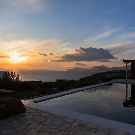 Stylish Mykonian Semi-private Huge Pool Houlakia (Mykonos)