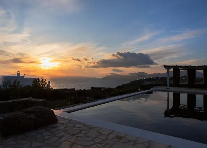 Stylish Mykonian Semi-private Huge Pool Houlakia (Mykonos)