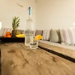 Stylish Mykonian Semi-private Huge Pool 아파트 *