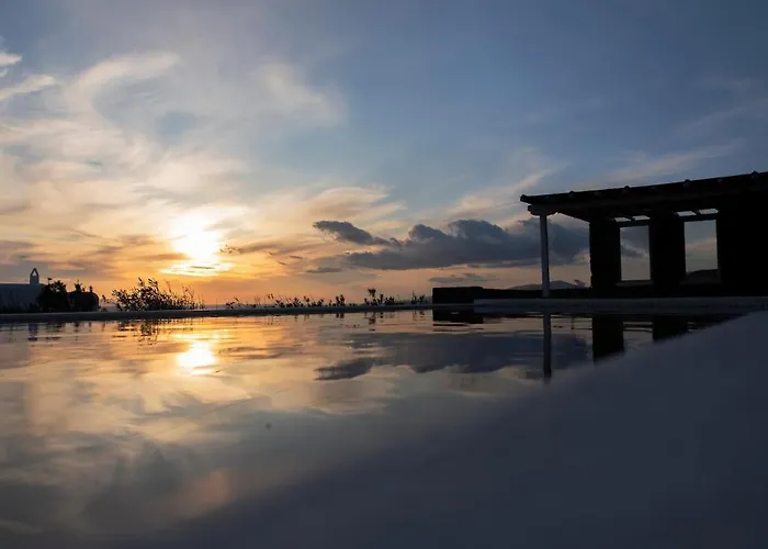 Stylish Mykonian Semi-private Huge Pool Appartement *